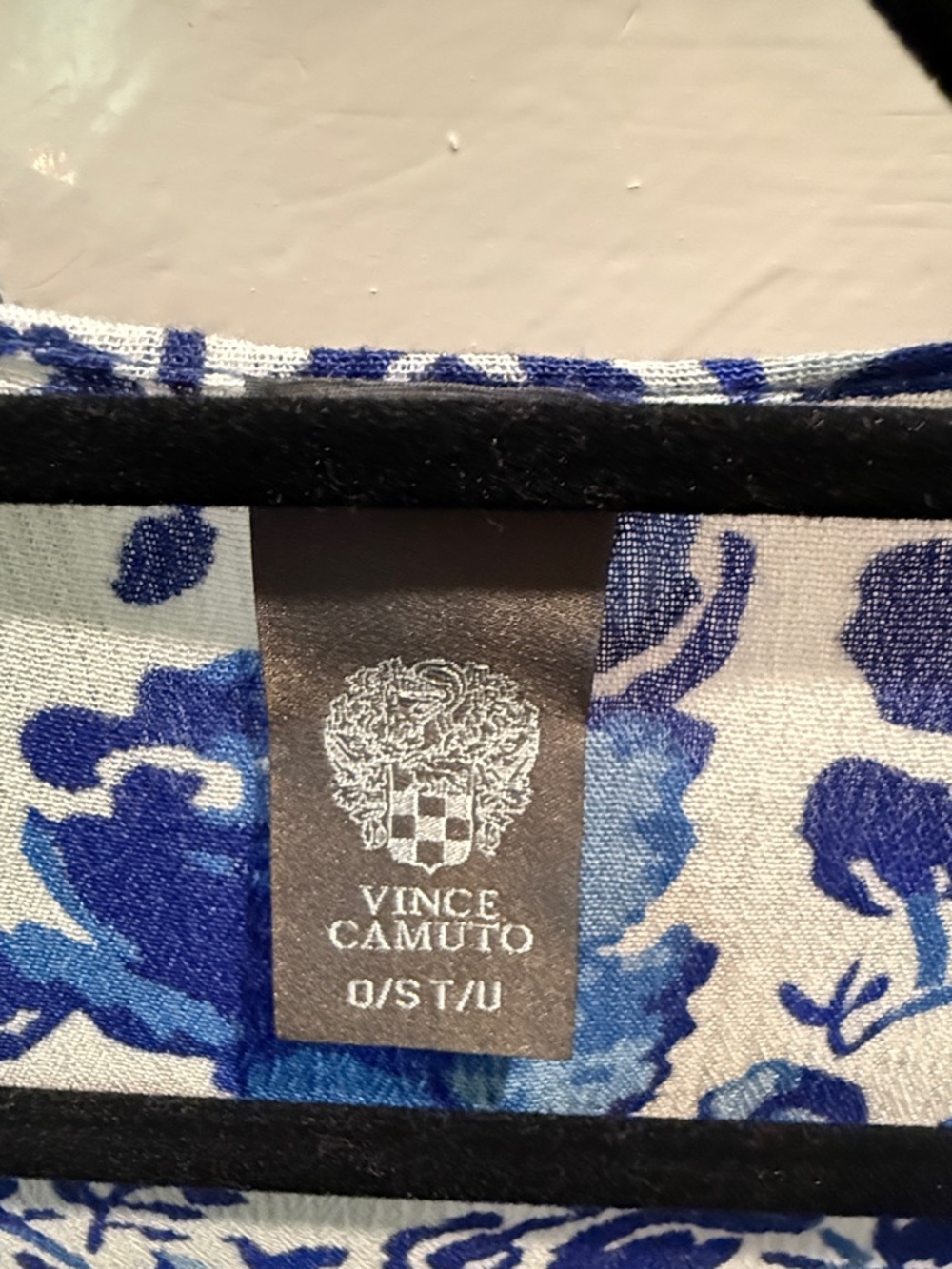 Vince Camuto Blue and White Floral Draped Kimono - Picture 2 of 4